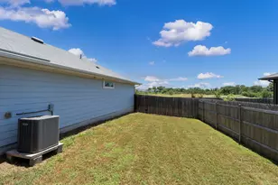 205 Four Star Dr, Elgin, TX 78621 - Photo 32