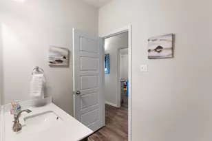 205 Four Star Dr, Elgin, TX 78621 - Photo 10