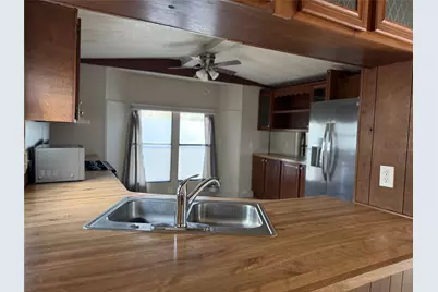 374 Plum Street #B, Bastrop, TX 78602 - Photo 4