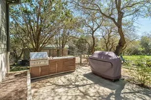 11201 W Cave Blvd, Dripping Springs, TX 78620 - Photo 32