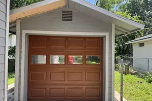 1813 Rhodes Rd, Austin, TX 78721 - Photo 14