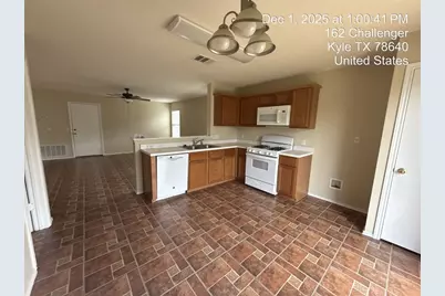 152 Challenger, Kyle, TX 78640 - Photo 4