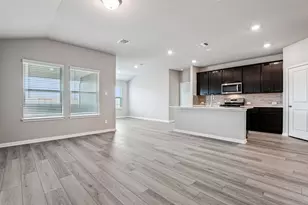 242 Red Tail Hawk Ln, Cedar Creek, TX 78612 - Photo 4