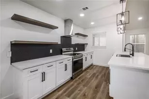 511 E 50th St, Austin, TX 78751 - Photo 10