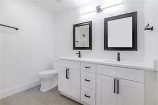 511 E 50th St, Austin, TX 78751 - Photo 14