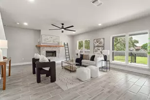 10 Honeysuckle Ln, Wimberley, TX 78676 - Photo 2