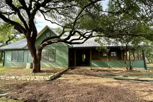 204 E Lakeshore Dr, Dripping Springs, TX 78620 - Photo 2