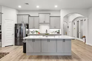 321 Berkeley Pl, Georgetown, TX 78628 - Photo 10