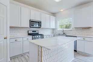 112 Maplewood N, Kyle, TX 78640 - Photo 6