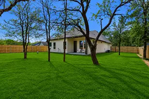 122 W Pauwela Ln, Bastrop, TX 78602 - Photo 36