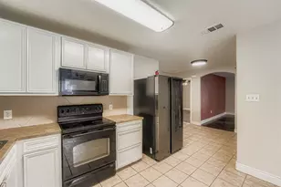 304 S Main St, Elgin, TX 78621 - Photo 14