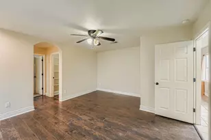 304 S Main St, Elgin, TX 78621 - Photo 16