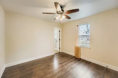 304 S Main Street, Elgin, TX 78621 - Photo 20