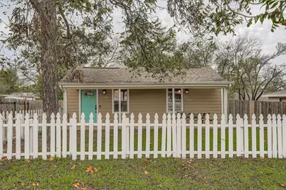 304 S Main Street, Elgin, TX 78621 - Photo 8