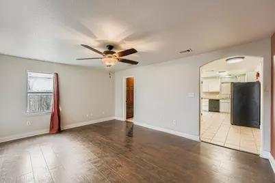 304 S Main Street, Elgin, TX 78621 - Photo 10