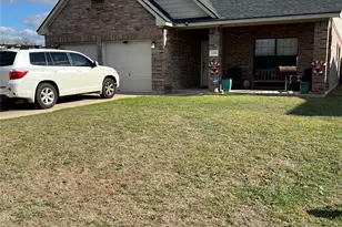 1393 Woodlands Dr, Kyle, TX 78640 - Photo 1