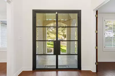 1213 Grosvener Court, Austin, TX 78746 - Photo 4