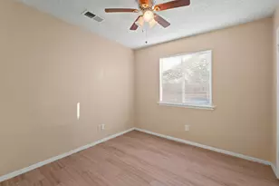 418 Linden St, Bastrop, TX 78602 - Photo 16