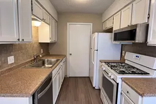 418 Linden St, Bastrop, TX 78602 - Photo 10