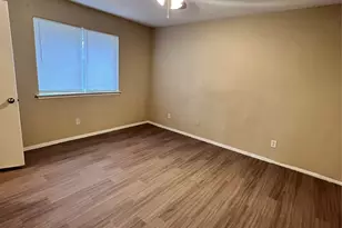418 Linden St, Bastrop, TX 78602 - Photo 4