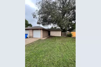 418 Linden Street #B, Bastrop, TX 78602 - Photo 1