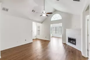 30 Wildwood Dr, Georgetown, TX 78633 - Photo 6