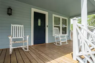 404 Rivers St, Smithville, TX 78957 - Photo 2
