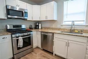 404 Rivers St, Smithville, TX 78957 - Photo 14