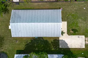 404 Rivers St, Smithville, TX 78957 - Photo 24