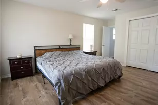 404 Rivers St, Smithville, TX 78957 - Photo 4