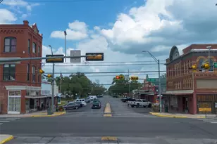 404 Rivers St, Smithville, TX 78957 - Photo 26
