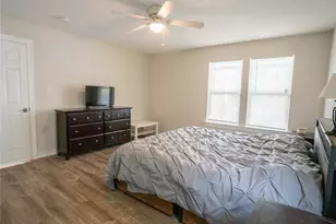 404 Rivers St, Smithville, TX 78957 - Photo 6