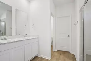 687 Clarissa St, Buda, TX 78610 - Photo 4