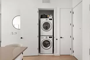 800 Embassy Dr, Austin, TX 78702 - Photo 10