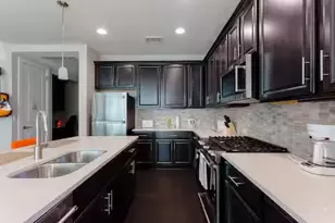 807 E 16th St, Austin, TX 78702 - Photo 8