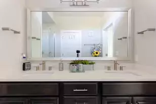 807 E 16th St, Austin, TX 78702 - Photo 18