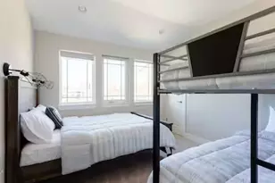 807 E 16th St, Austin, TX 78702 - Photo 22