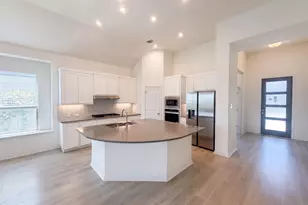 4437 Shady Hl Ln, Pflugerville, TX 78660 - Photo 2