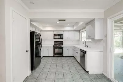 2713 Tether Trail, Austin, TX 78704 - Photo 10