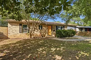 1805 Fair Oaks Dr, Austin, TX 78745 - Photo 2