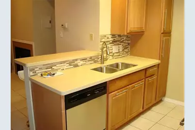 106 E 30th Street #304, Austin, TX 78705 - Photo 4