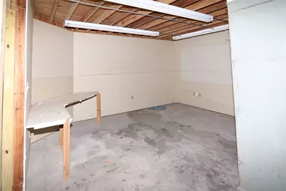 702 Upton Avenue, Schulenburg, TX 78956 - Photo 16