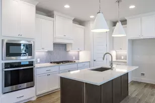 7102 Woodford Wy, Austin, TX 78744 - Photo 2