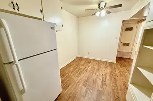 2411 S 5th St, Austin, TX 78704 - Photo 6