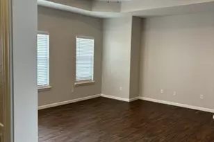 313 NW Carlos G Parker Blvd NW, Taylor, TX 76574 - Photo 6