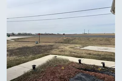 313 NW Carlos G Parker Boulevard NW, Taylor, TX 76574 - Photo 12