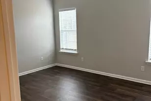 313 NW Carlos G Parker Blvd NW, Taylor, TX 76574 - Photo 10