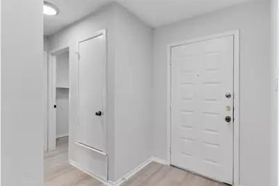 8015 Scotland Yard, Austin, TX 78759 - Photo 4