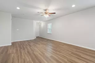 526 Elephant Island Loop, Kyle, TX 78640 - Photo 10
