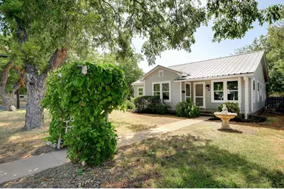 611 N Adams Street, Fredericksburg, TX 78624 - Photo 6